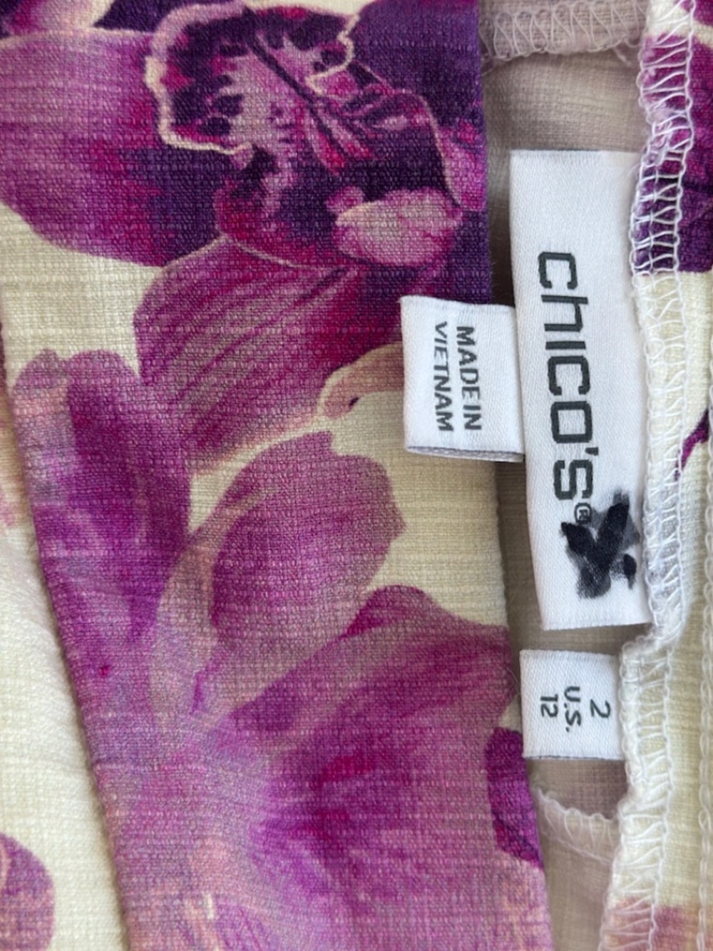 Chicos Crop Pant Purple Shade size 2/ L - Picture 4 of 5